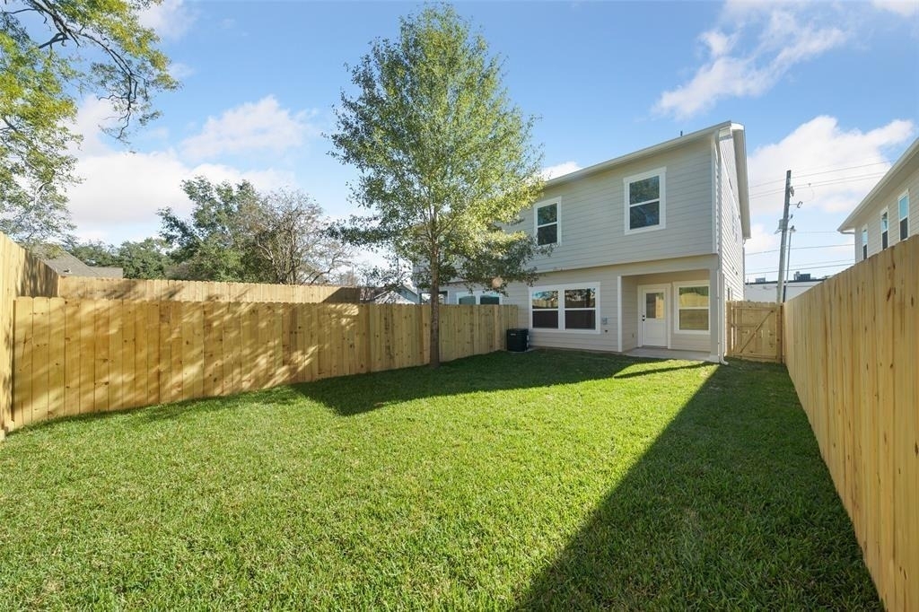 214 W Lewis Street - Photo 11