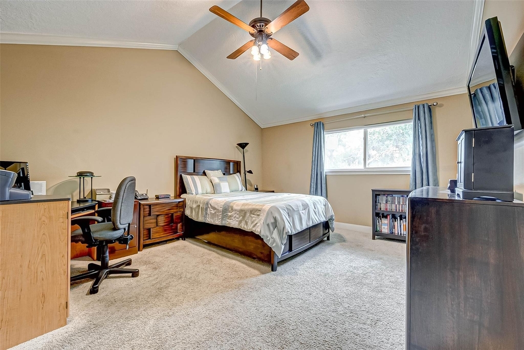 5976 Woodway Place Court - Photo 13