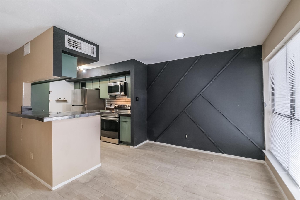 6633 W Airport Boulevard - Photo 10