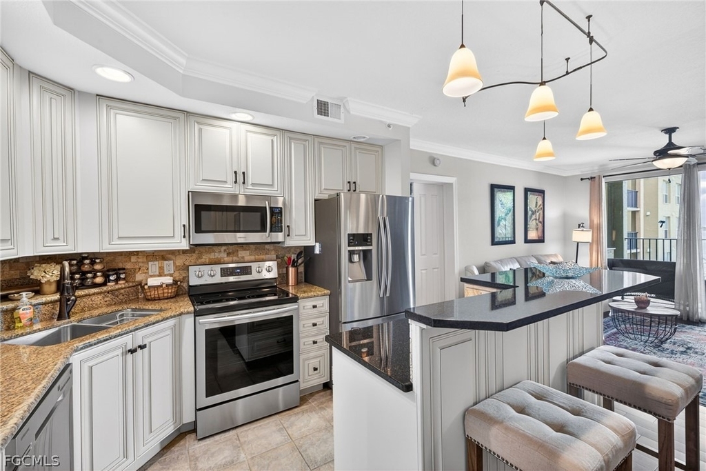 2825 Palm Beach Boulevard - Photo 4