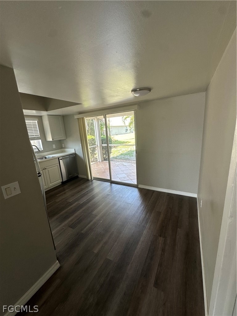 3705 Country Club Boulevard - Photo 4