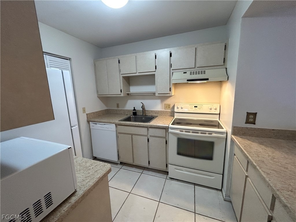 6494 Royal Woods Drive - Photo 2