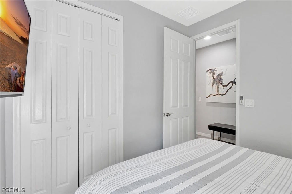 10908 Clarendon Street - Photo 22