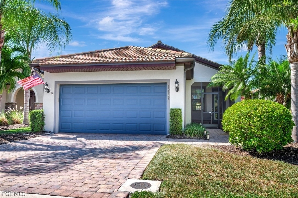 10908 Clarendon Street - Photo 0