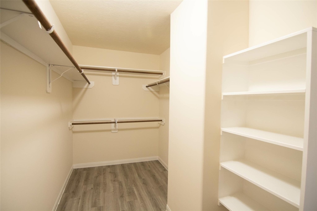 6239 Brenwood Circle - Photo 9