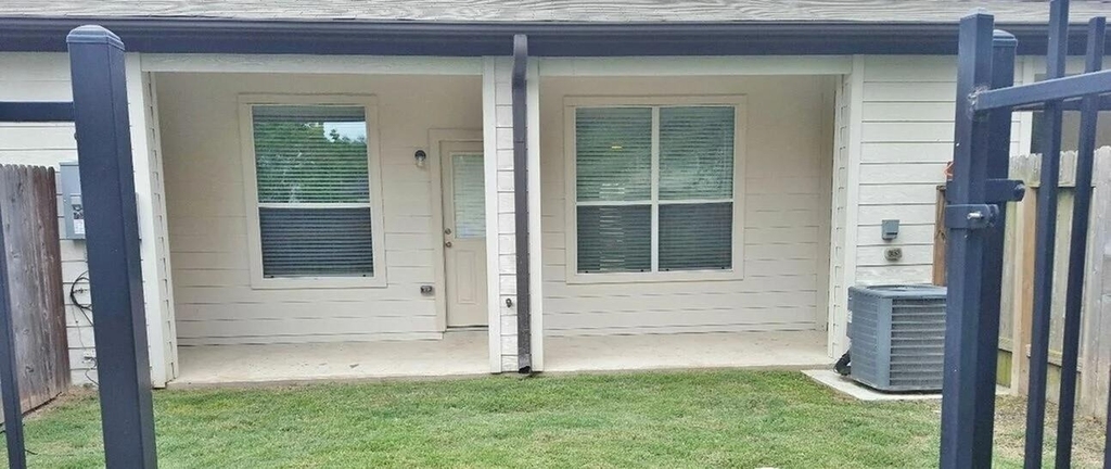6239 Brenwood Circle - Photo 2