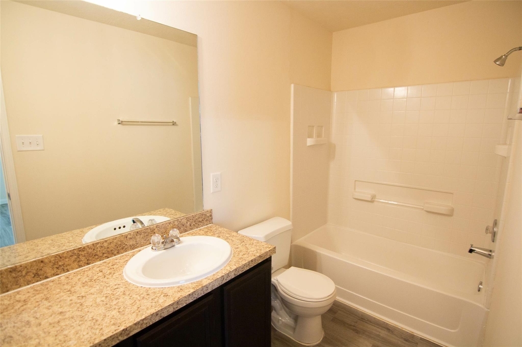 6239 Brenwood Circle - Photo 8