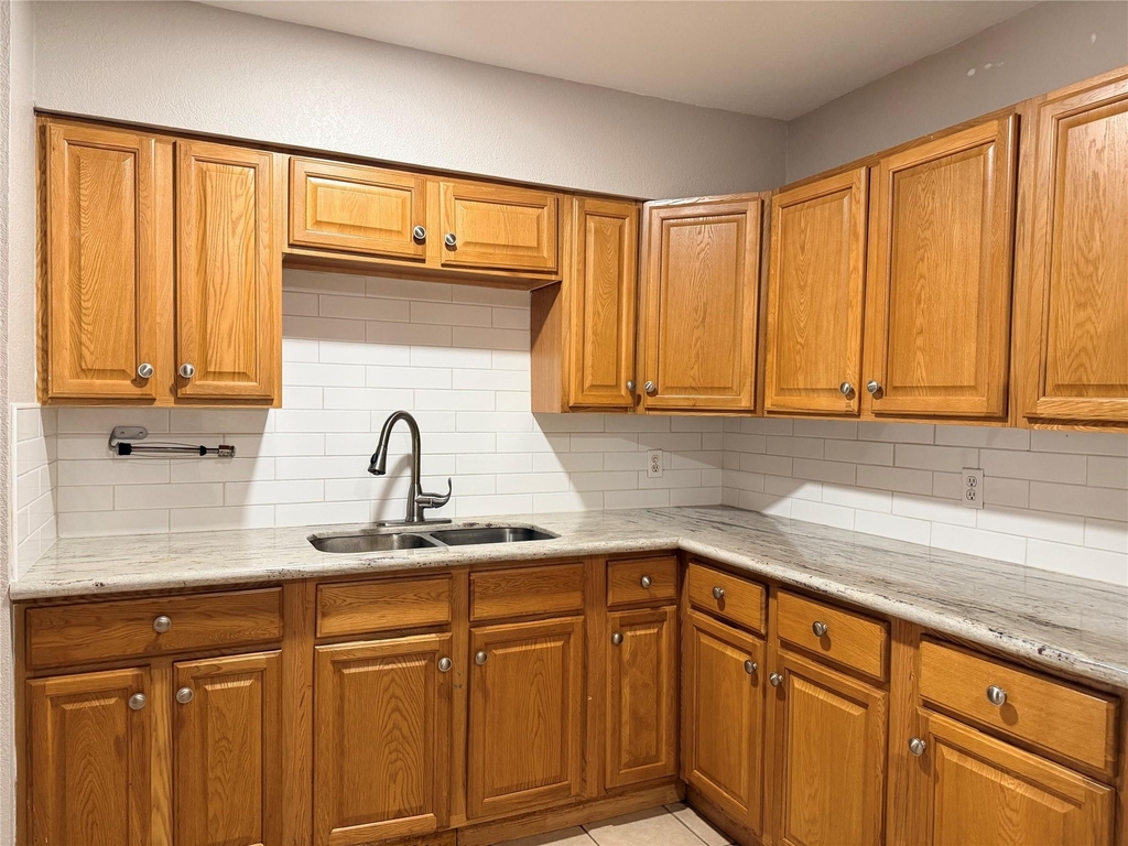 2102 5th Avenue N - Photo 6