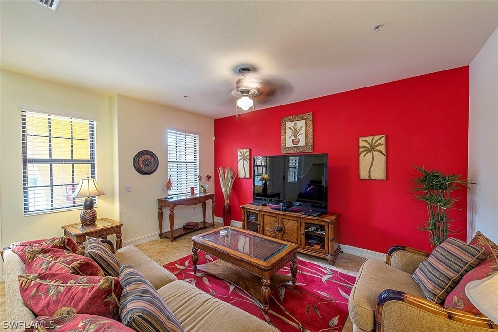 9102 Capistrano Street S - Photo 3