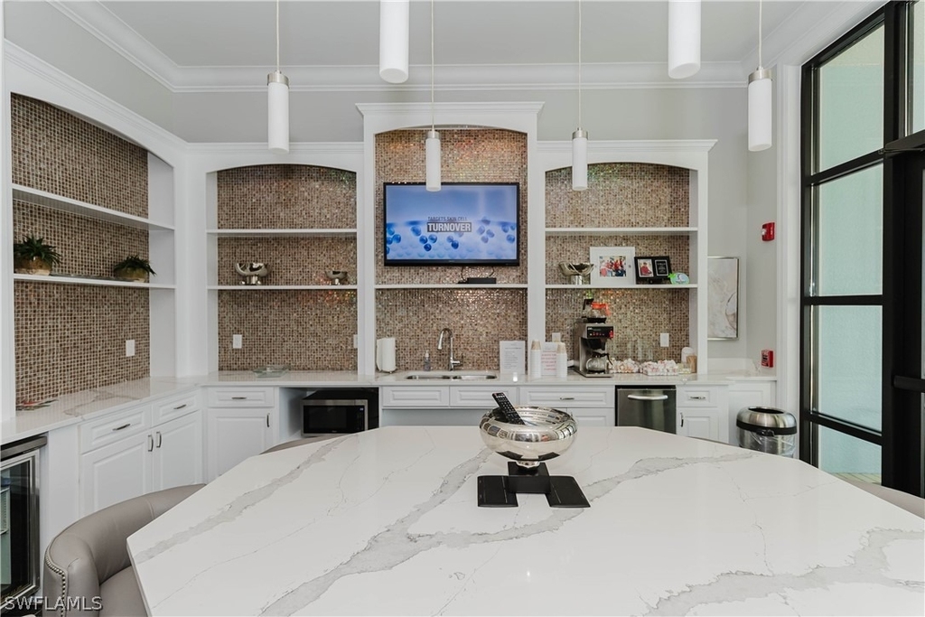 5690 Mayflower Way - Photo 44