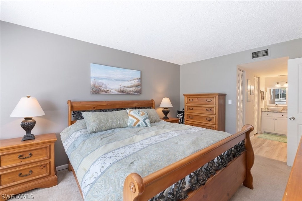 240 Palm Drive - Photo 9