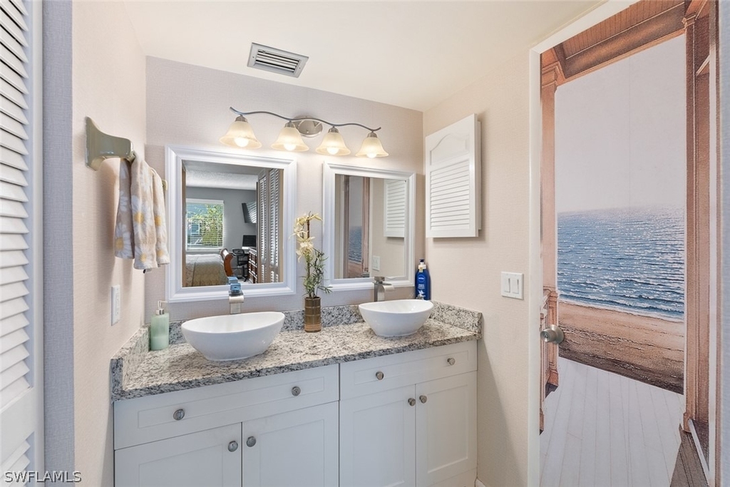 240 Palm Drive - Photo 10