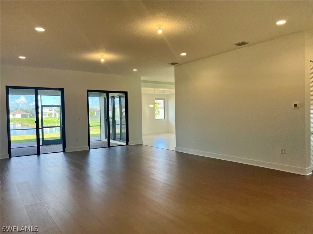 5114 Penella Avenue - Photo 7