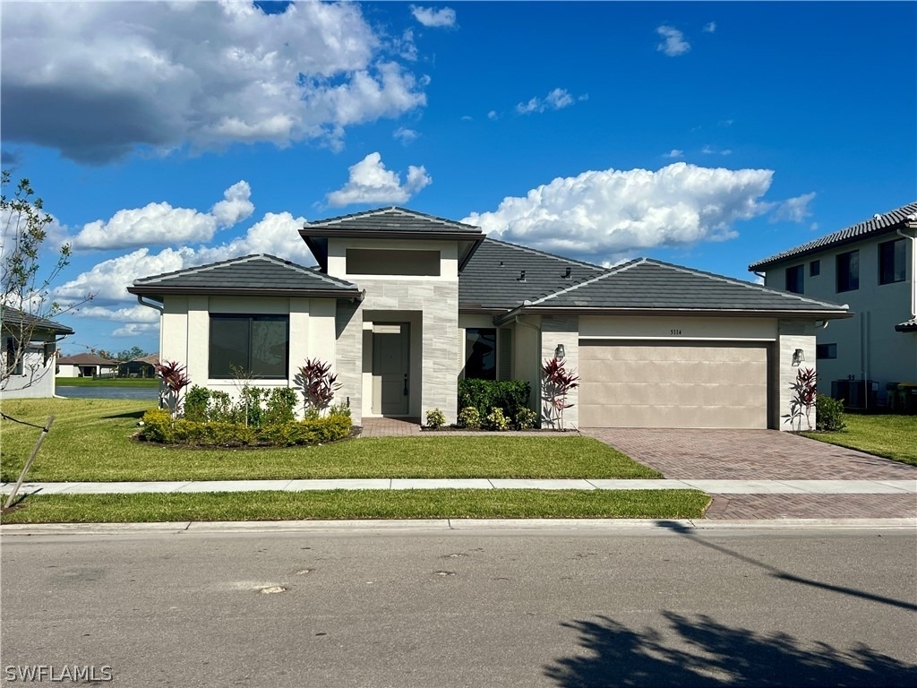 5114 Penella Avenue - Photo 0