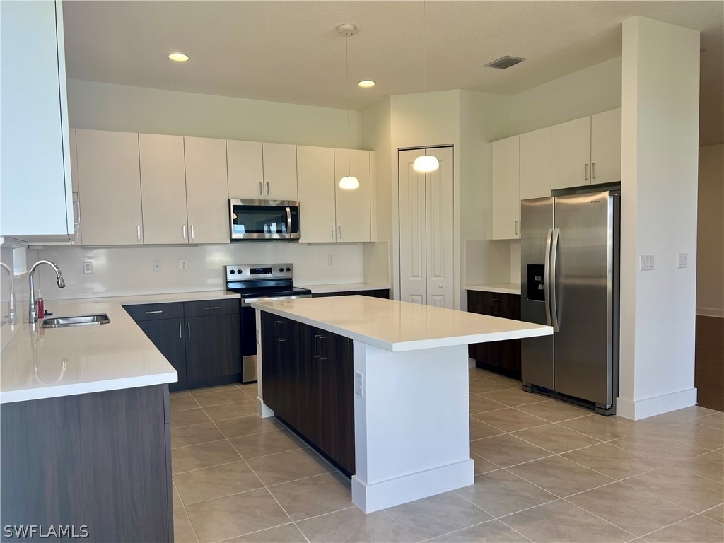 5114 Penella Avenue - Photo 5