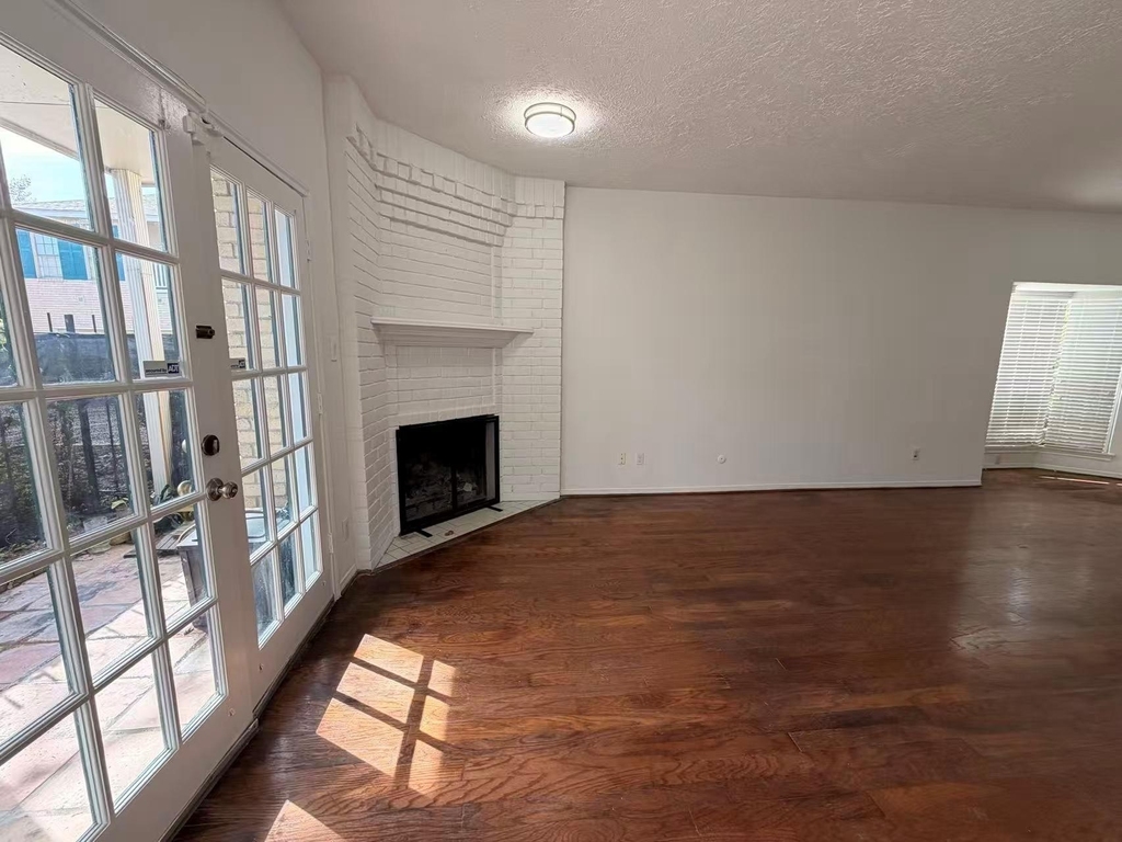 2220 Bering Drive - Photo 2