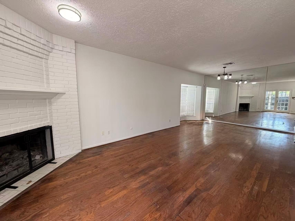 2220 Bering Drive - Photo 4