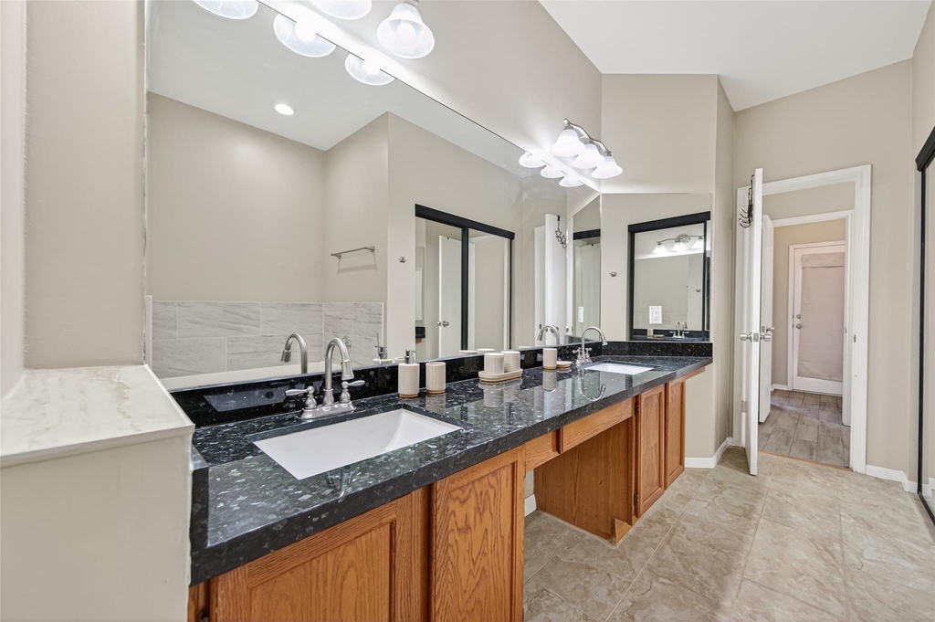 6635 Queensclub Drive - Photo 29