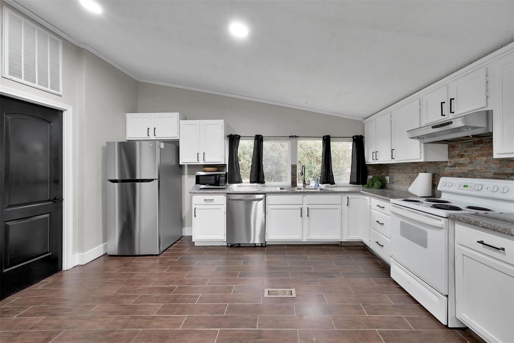 22603 Tuwa Road - Photo 16