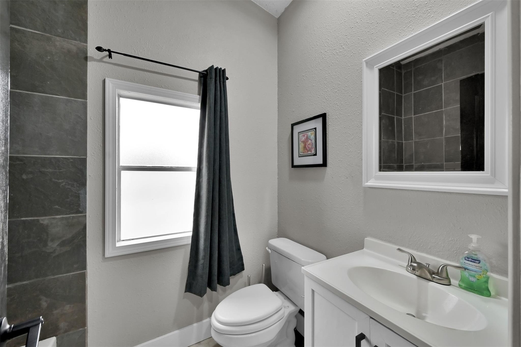 22603 Tuwa Road - Photo 21