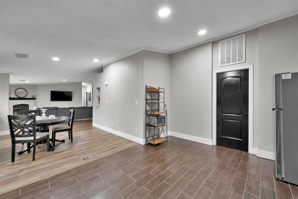 22603 Tuwa Road - Photo 18