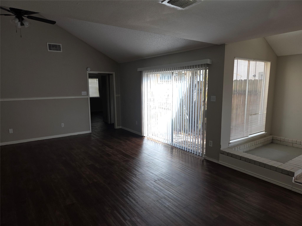 6303 Gladewell Drive - Photo 3