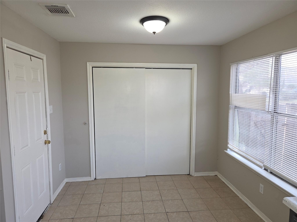 6303 Gladewell Drive - Photo 10