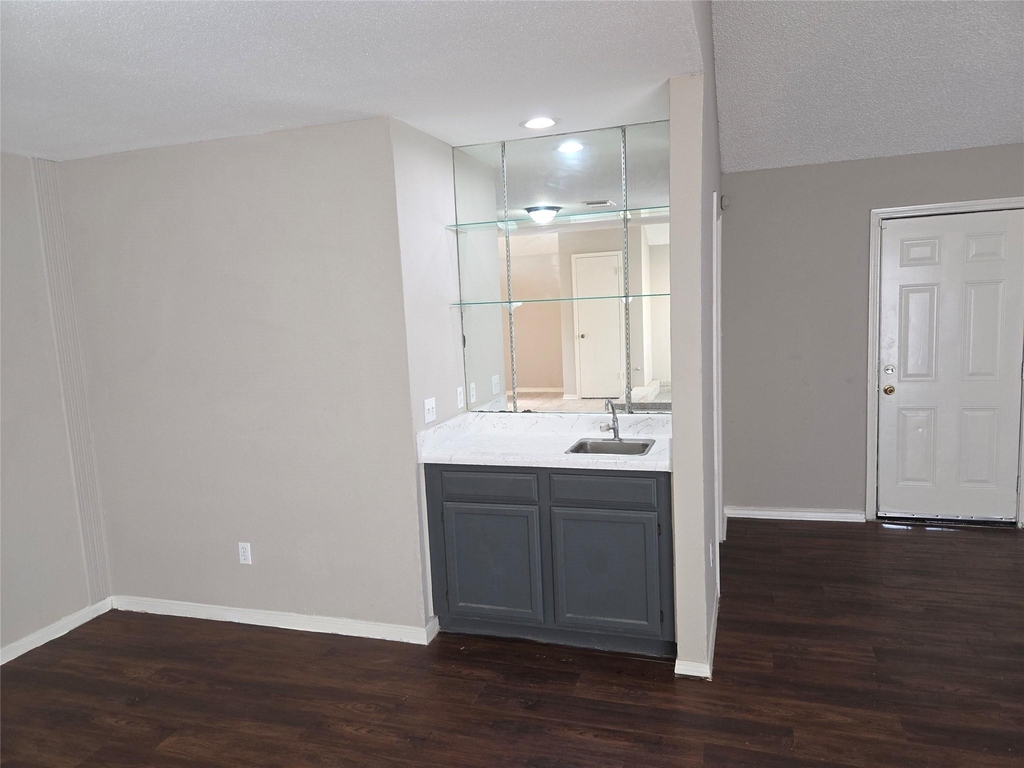 6303 Gladewell Drive - Photo 7