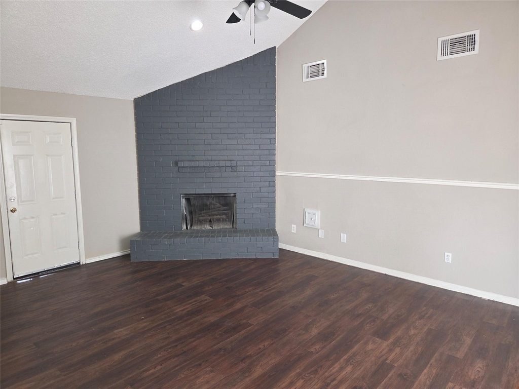 6303 Gladewell Drive - Photo 4