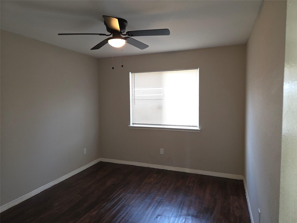 6303 Gladewell Drive - Photo 17