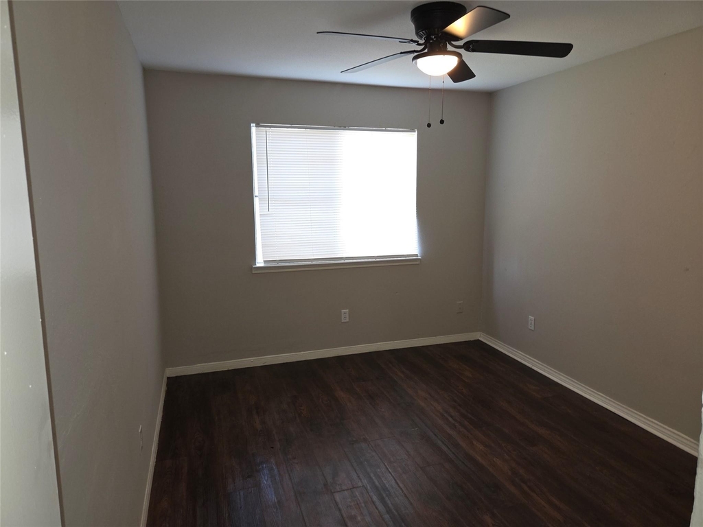6303 Gladewell Drive - Photo 18
