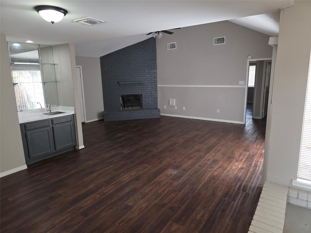 6303 Gladewell Drive - Photo 2