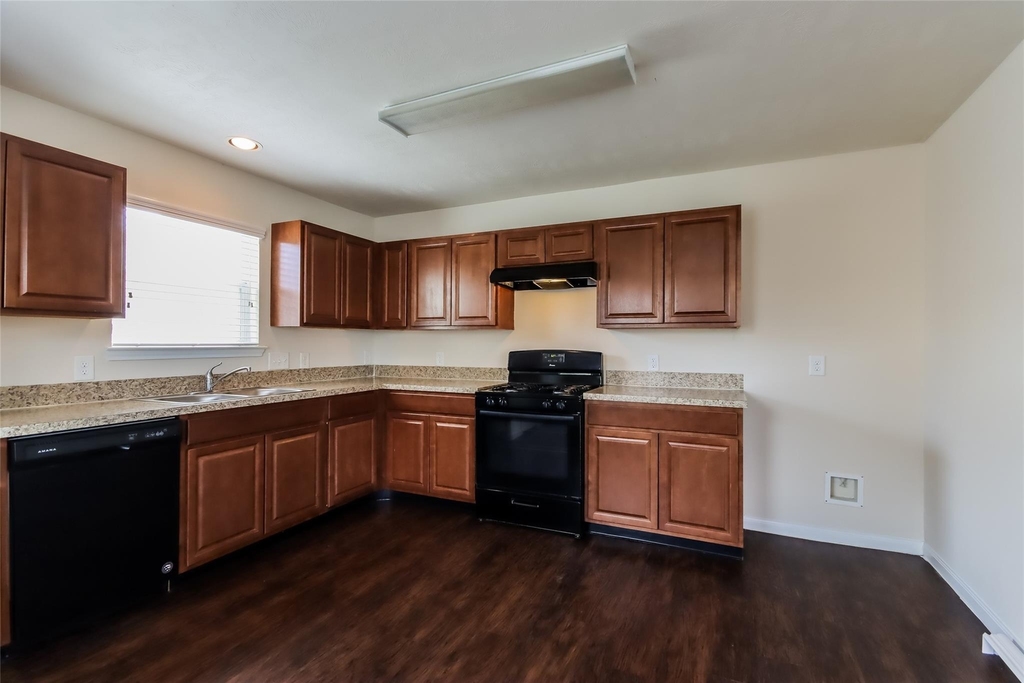 2435 Gibbs Bend Court - Photo 4