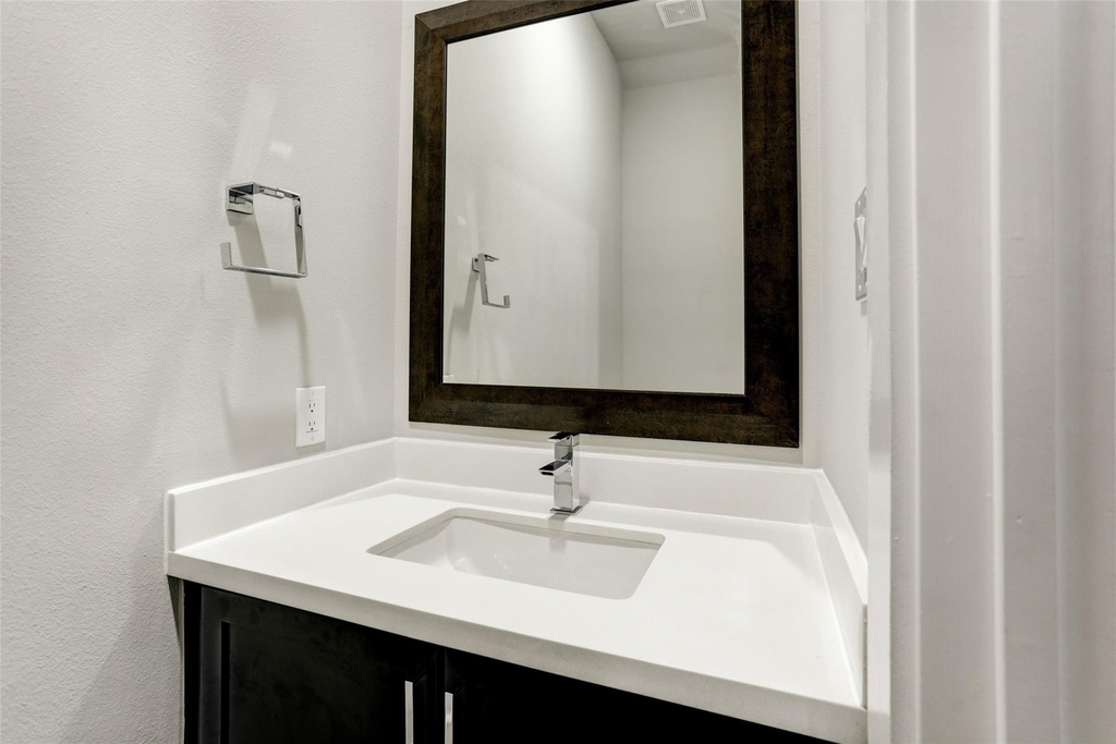 1309 Laird Street - Photo 3