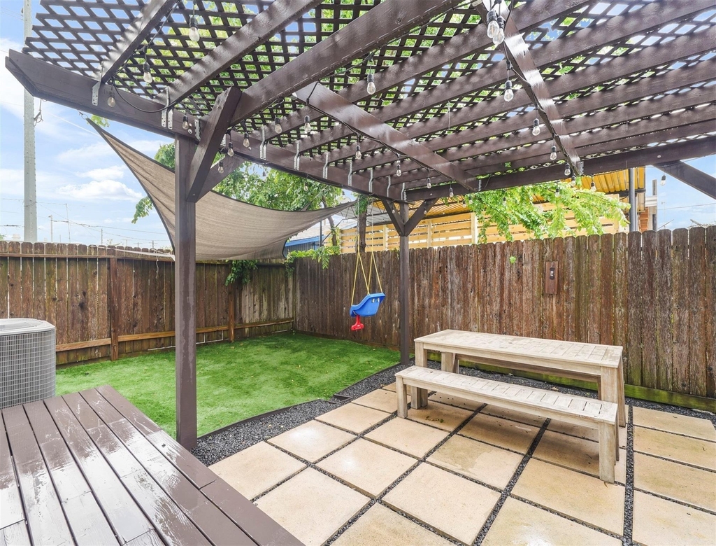 1309 Laird Street - Photo 20