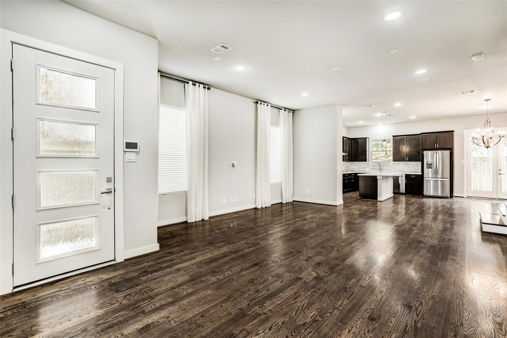 1309 Laird Street - Photo 2