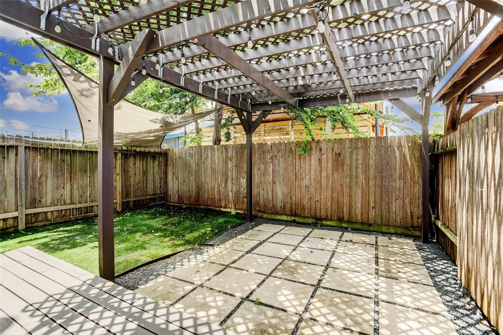 1309 Laird Street - Photo 21