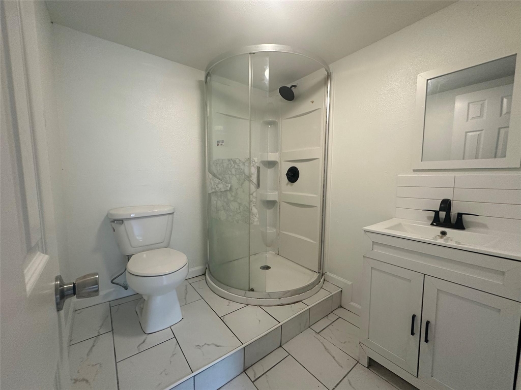605 E Hunnicutt Street - Photo 4