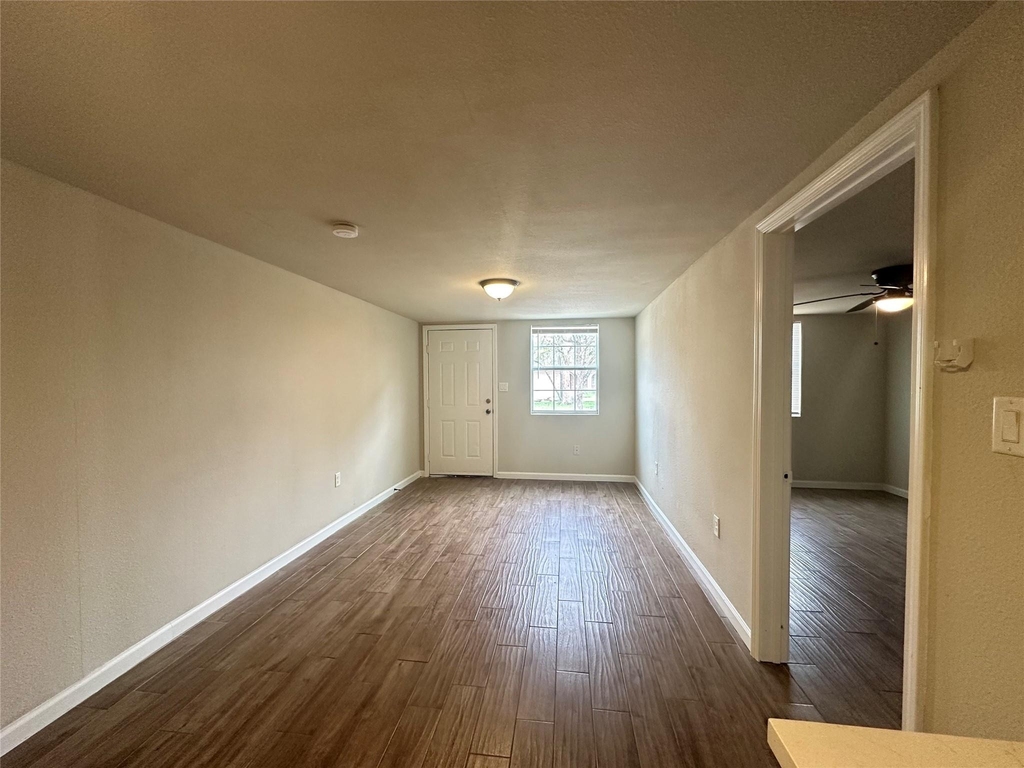 605 E Hunnicutt Street - Photo 3