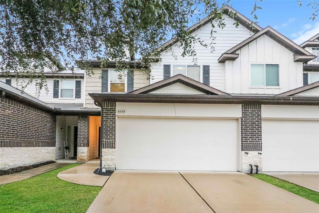 6222 Brenwood Circle - Photo 0
