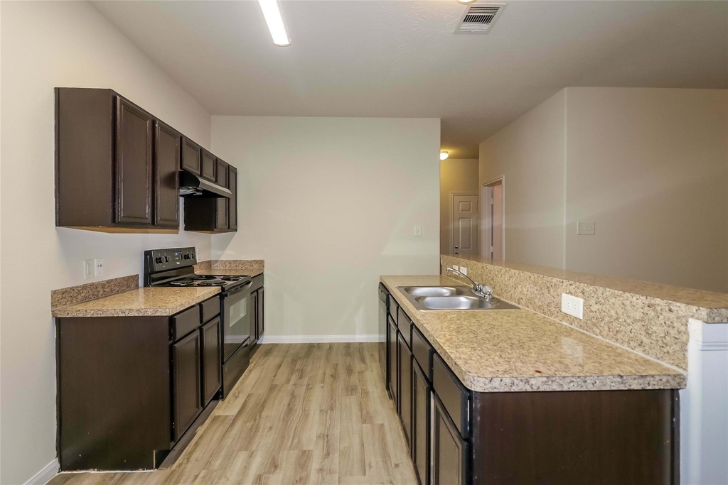 6222 Brenwood Circle - Photo 4