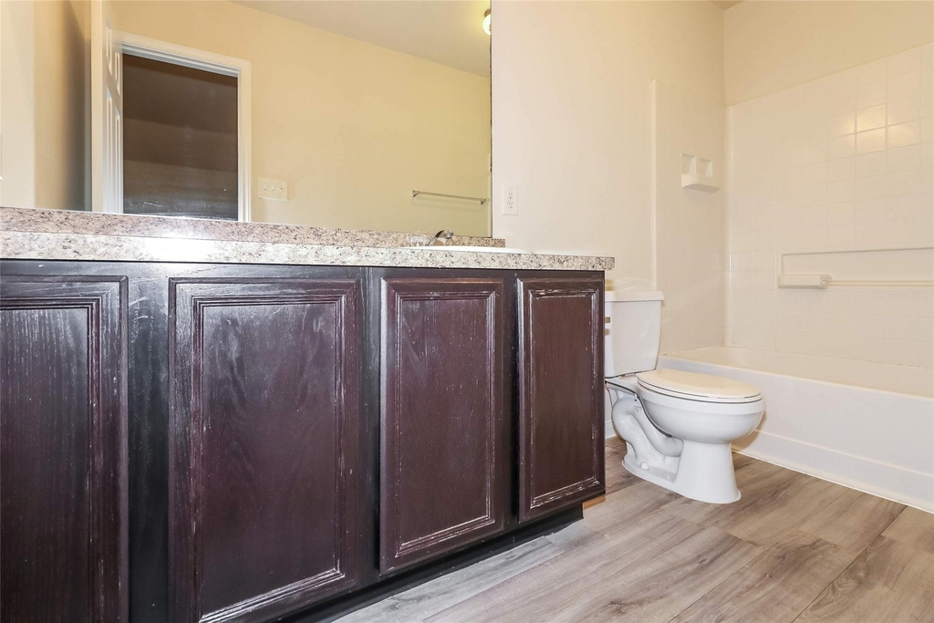 6222 Brenwood Circle - Photo 11