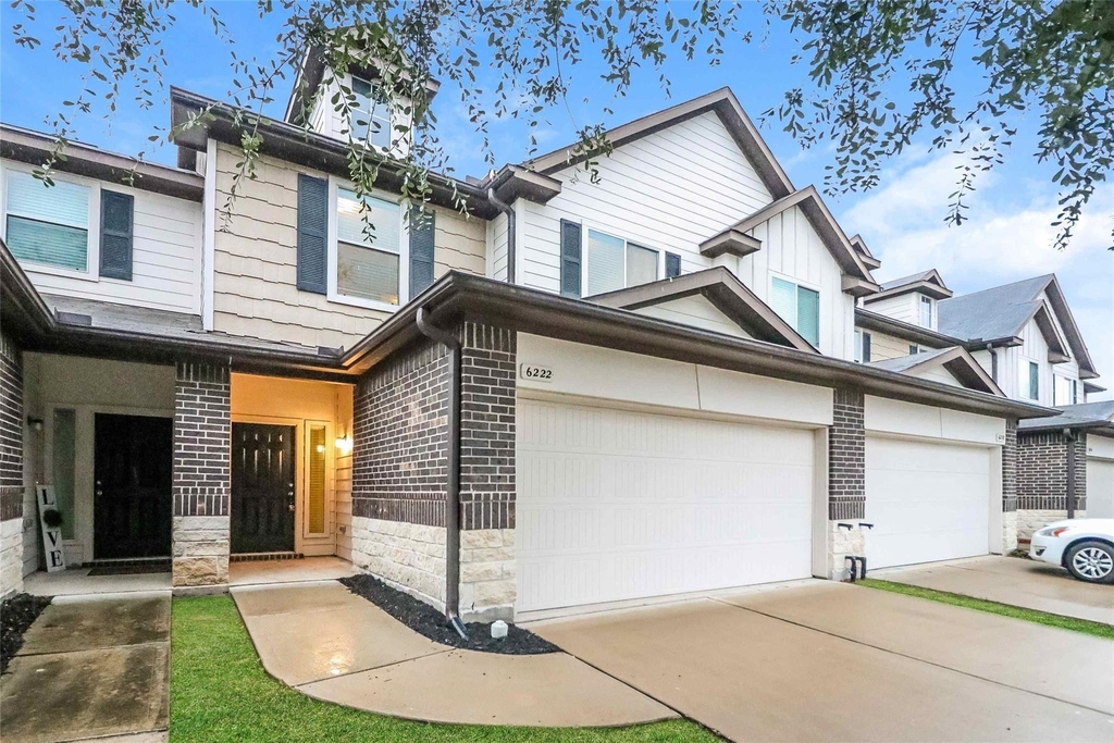 6222 Brenwood Circle - Photo 1