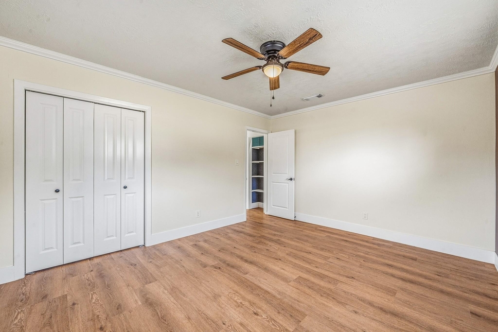 10042 Lazy Oaks Street - Photo 23
