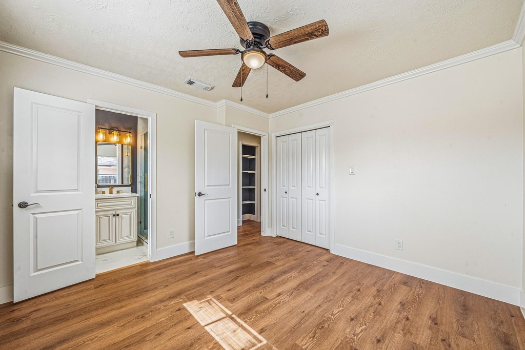 10042 Lazy Oaks Street - Photo 25