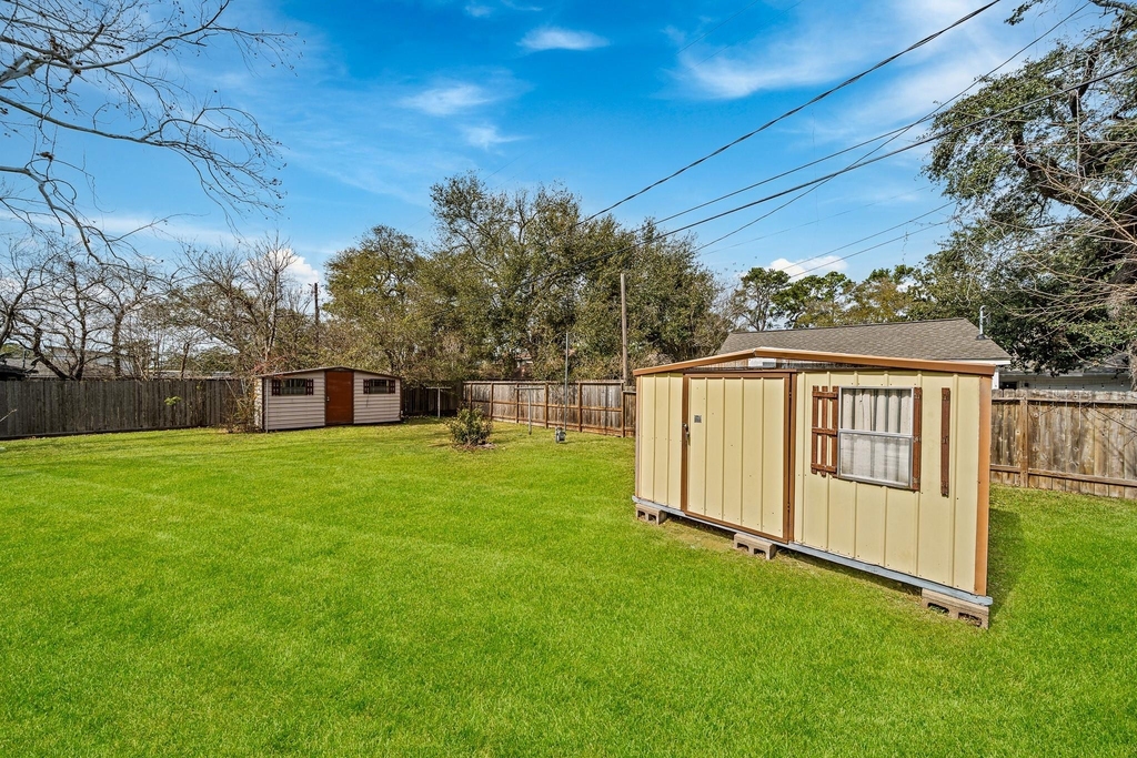10042 Lazy Oaks Street - Photo 32