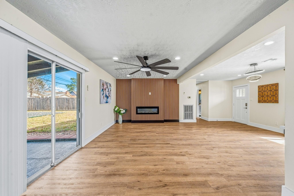 10042 Lazy Oaks Street - Photo 10