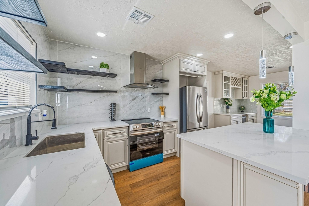 10042 Lazy Oaks Street - Photo 16