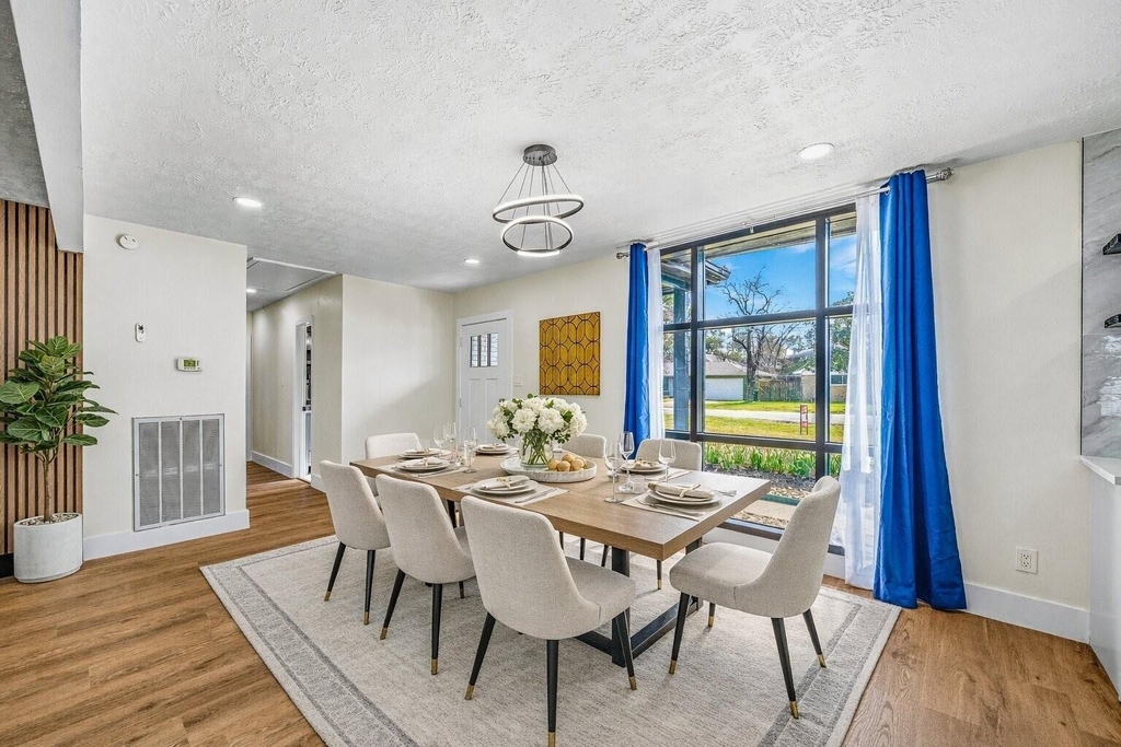 10042 Lazy Oaks Street - Photo 9