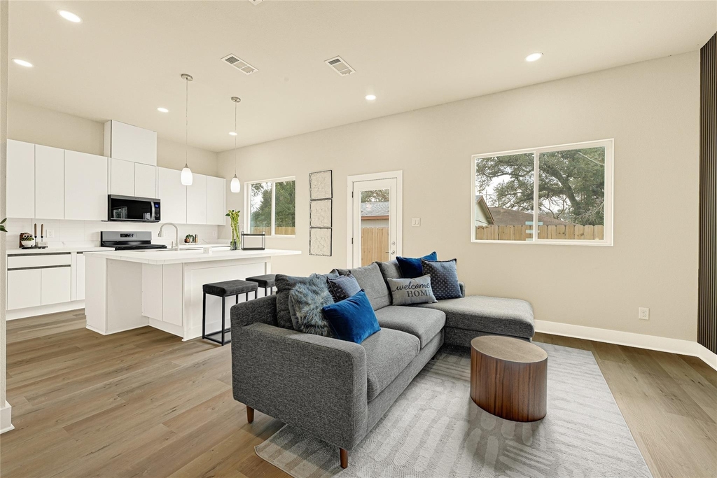 706 Savonna - Photo 1